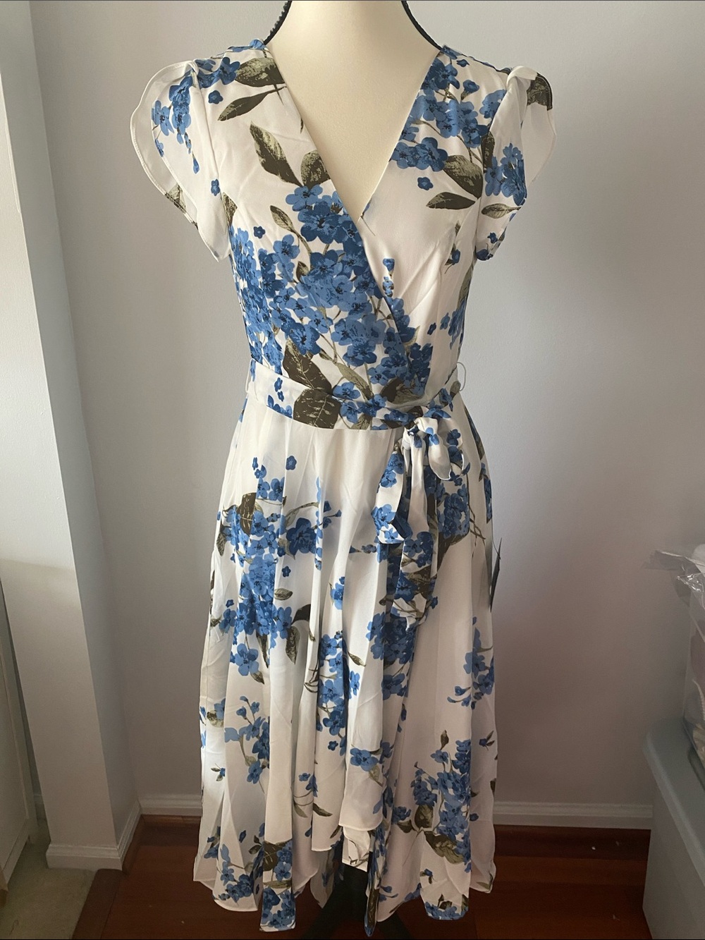 Lulus NWT XS floral high-low dress
